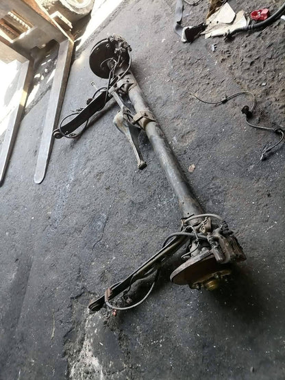 Eje traseros con discos
nissan primera p11